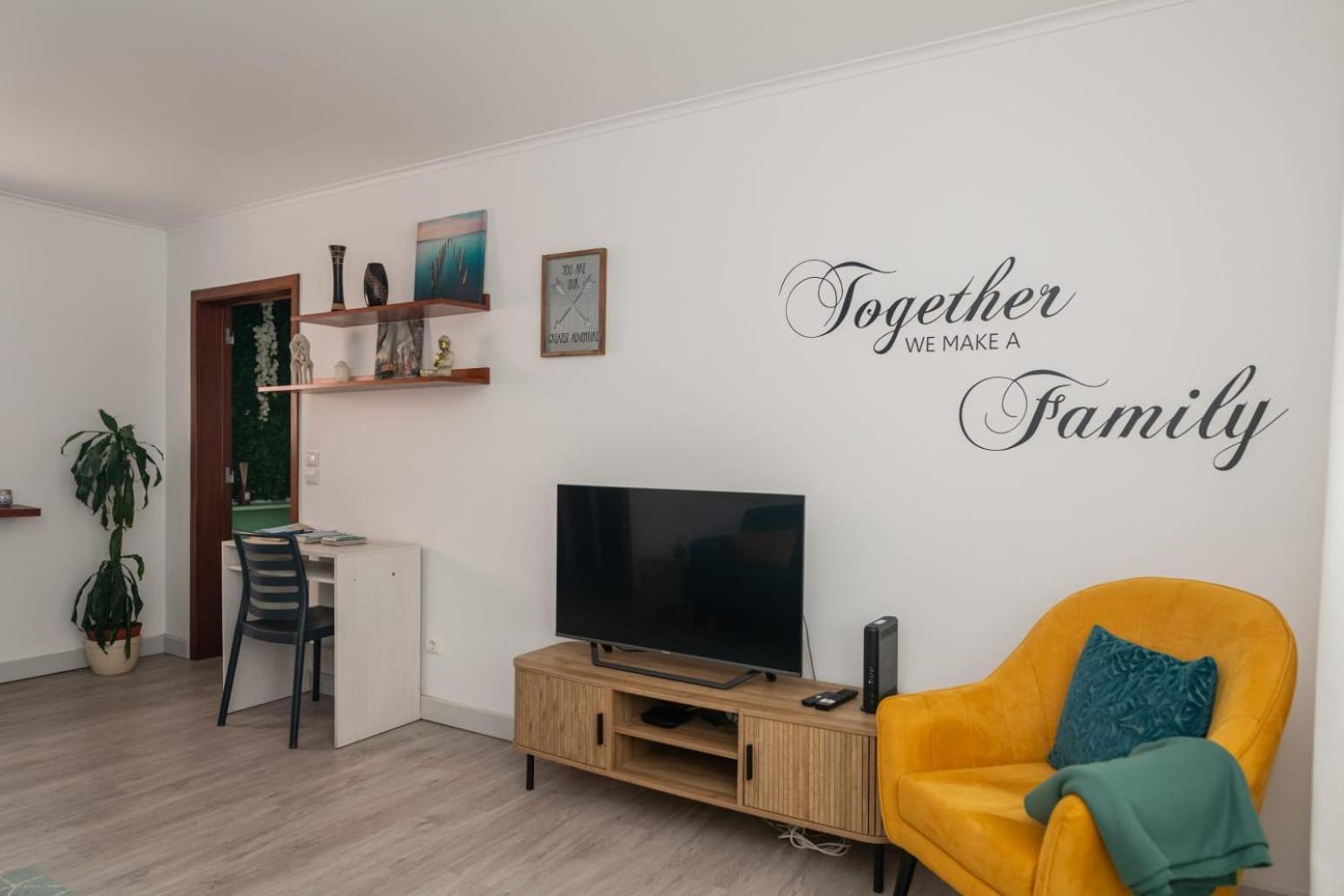 Family Friendly Azorean Apartment Ponta Delgada Exterior foto